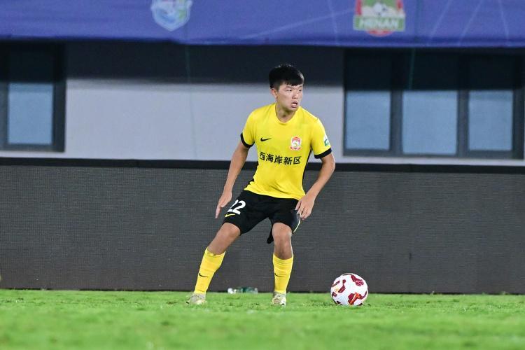 开云体育入口-杨希在8月的中超联赛中场均3.3次成功抢断,全中超最多