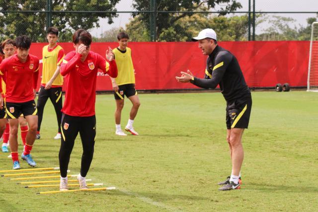 开云在线-U23国足PK大哥积攒防守信心 出征前伤2人又添新愁